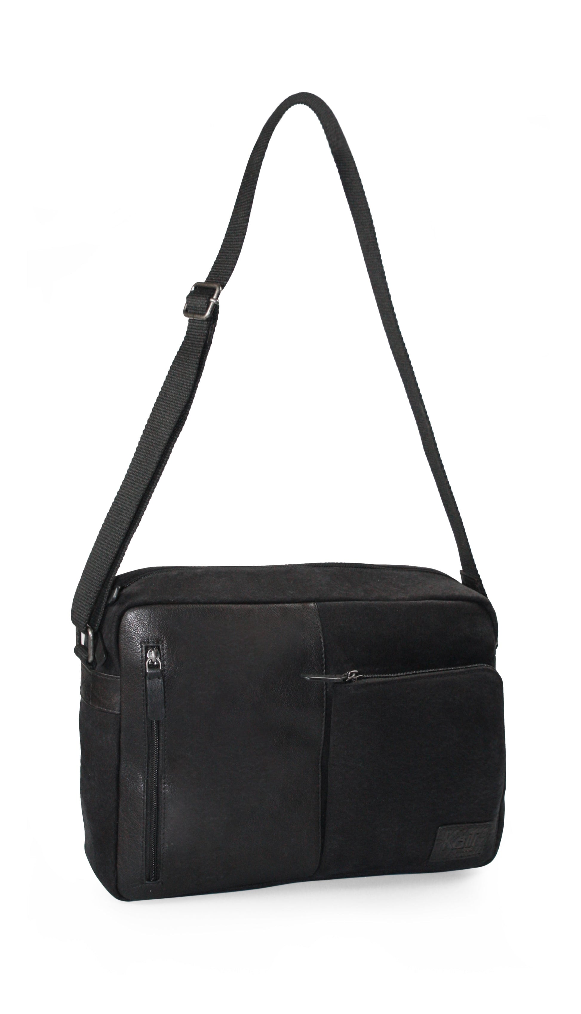 K0022AB | Messenger in Canvas/Vera Pelle, pieno fiore, volanata - Colore Nero. Accessori Nickel Anticato, Chiusura superiore con lampo. Dimensioni: cm 35 x 26 x 10. Confezione: Sacchetto Tnt - www.Shopthatapp.com