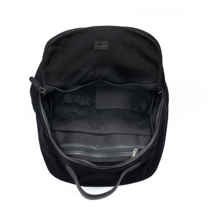 K0023AB | Zaino Porta Notebook in Canvas/Vera Pelle, pieno fiore, volanata - Colore Nero. Accessori Nickel Anticato, Chiusura con lampo. Dimensioni: cm 29 x 40 x15. Confezione: Sacchetto Tnt - www.Shopthatapp.com