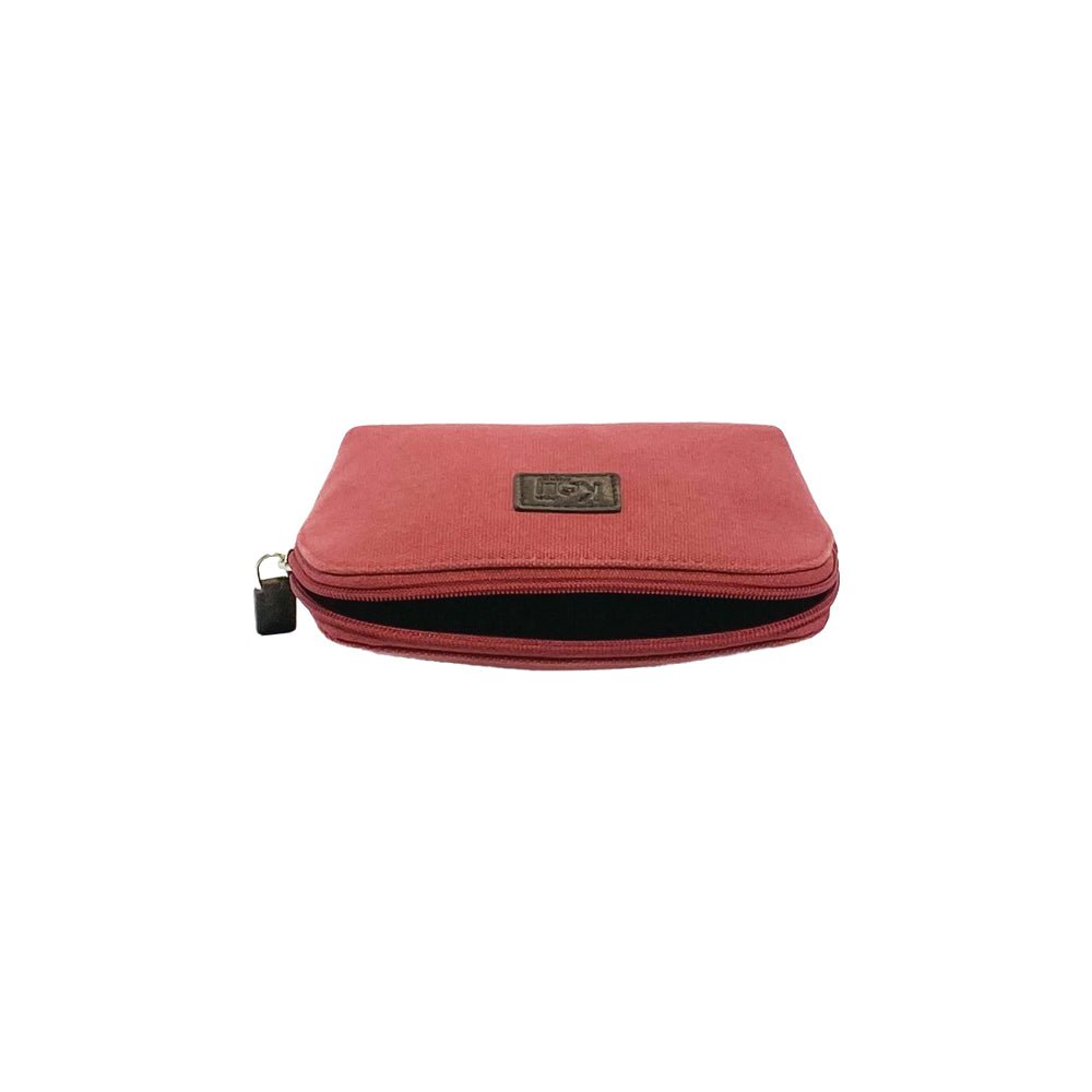 K0026XB | Pochette da Donna in Canvas/Vera Pelle pieno fiore Volanata - Colore Bordeaux/Testa Moro. Chiusura con lampo. Dimensioni: cm 17 x 13 x 6,5 - Confezione: Sacchetto Tnt - www.Shopthatapp.com