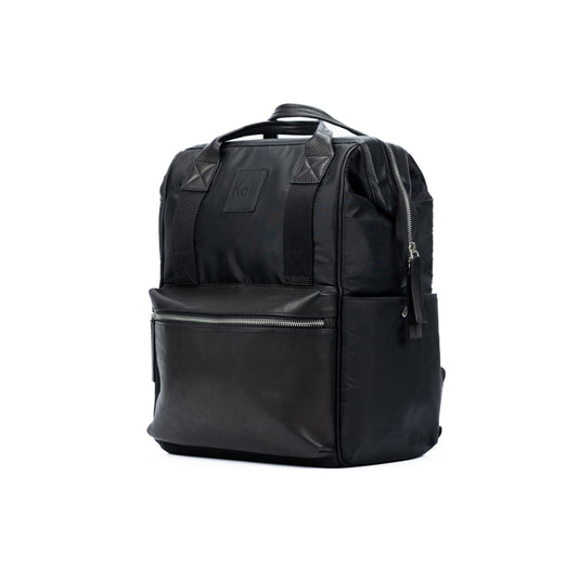 K0037AB | Zaino Idrorepellente en Nylon imperméable/Vera Pelle pieno fiore con leggera grana - Colore Nero - Accessori Nickel lucido. Dimensions: cm 27 x 39 x 19 - Confezione: Sacchetto Tnt