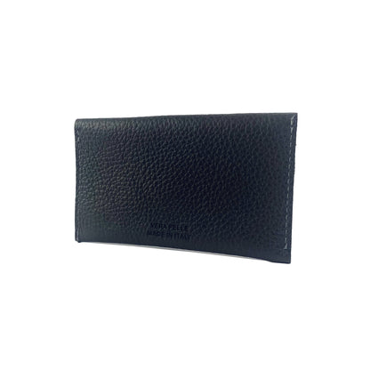 K0040AB | Bustina con pattina Made in Italy in Vera Pelle pieno fiore, grana dollaro - Colore Nero - Dimensioni: cm 13 x 8 x 0,5 - Confezione: Gift Box rigido fondo/coperchio - www.Shopthatapp.com