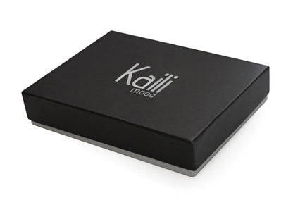 K0040FB | Bustina con pattina, hergestellt in Italien in Vera Pelle pieno fiore, grana dollaro – Farbe Grigio – Maße: cm 13 x 8 x 0,5 – Konfektion: Geschenkbox starrer Fondo/Coperchio