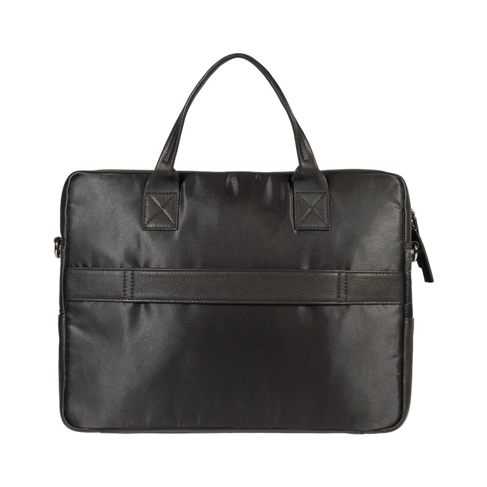 K0043AB | Briefcase in Nylon Waterproof/Vera Pelle pieno fiore con leggera grana - Colore Nero - Pochette interna - Accessori Silver lucido - Dimensioni cm 39 x 30 x 12 - Confezione: Sacchetto Tnt - www.Shopthatapp.com
