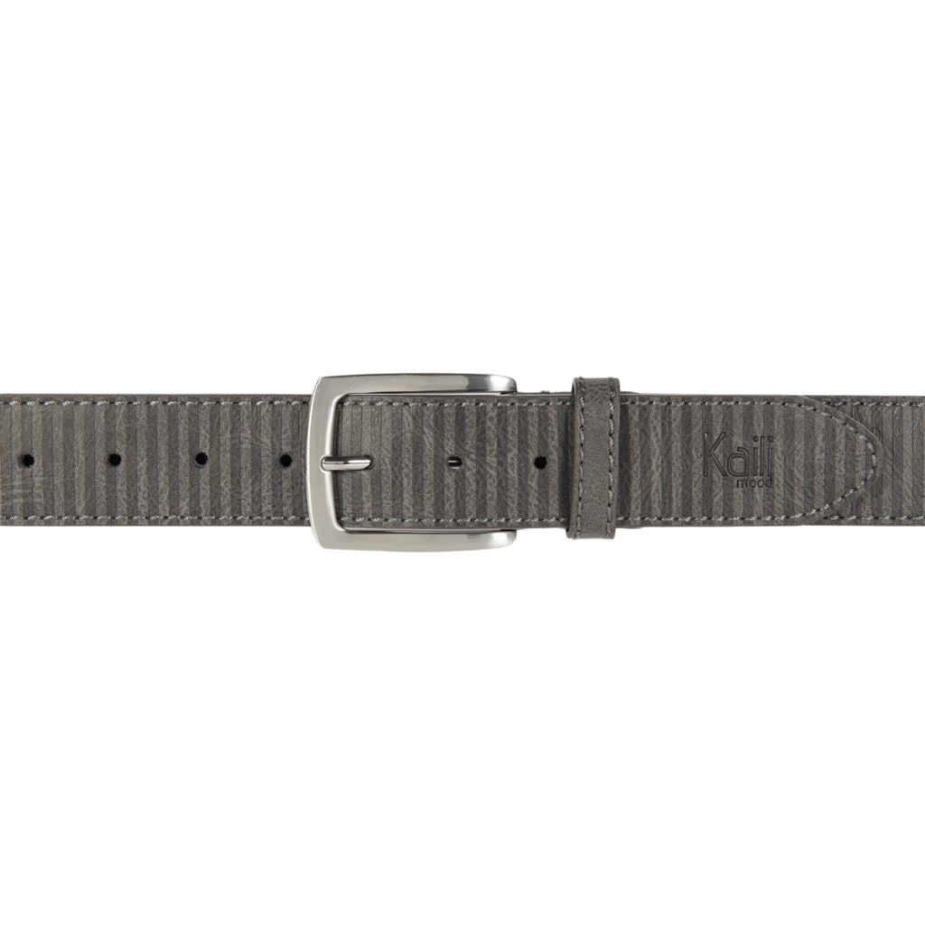 K4009KB | Cintura Uomo Allover in Fodera Pelle Finitura in Pu. Colore Antracite. Dimensioni: cm 125 x 3,8 x 0,5 (giro vita cm 110). Confezione: Gift Box rigido fondo/coperchio - www.Shopthatapp.com