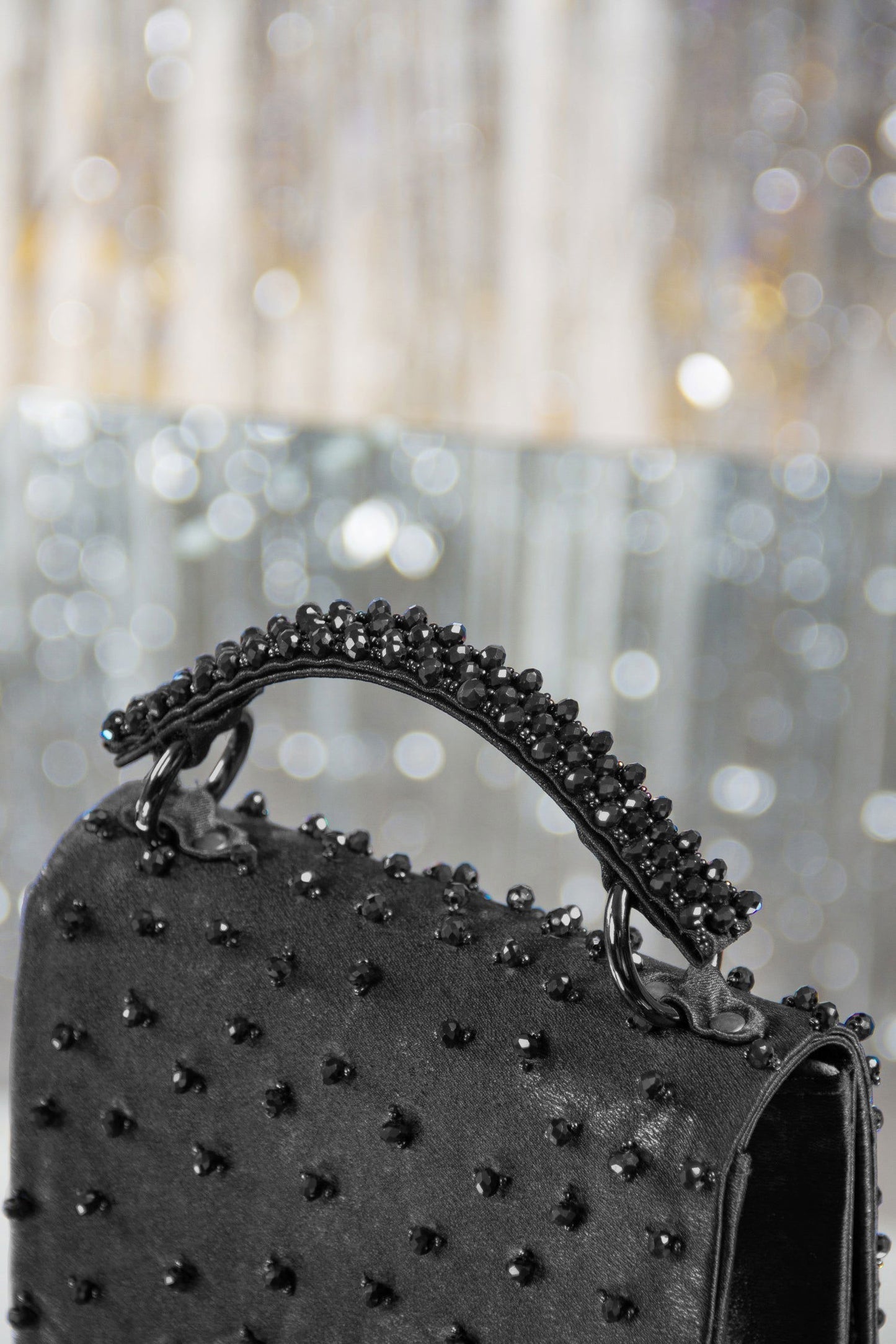 KYRA BLACK CLUTCH - Www.Shopthatapp.com