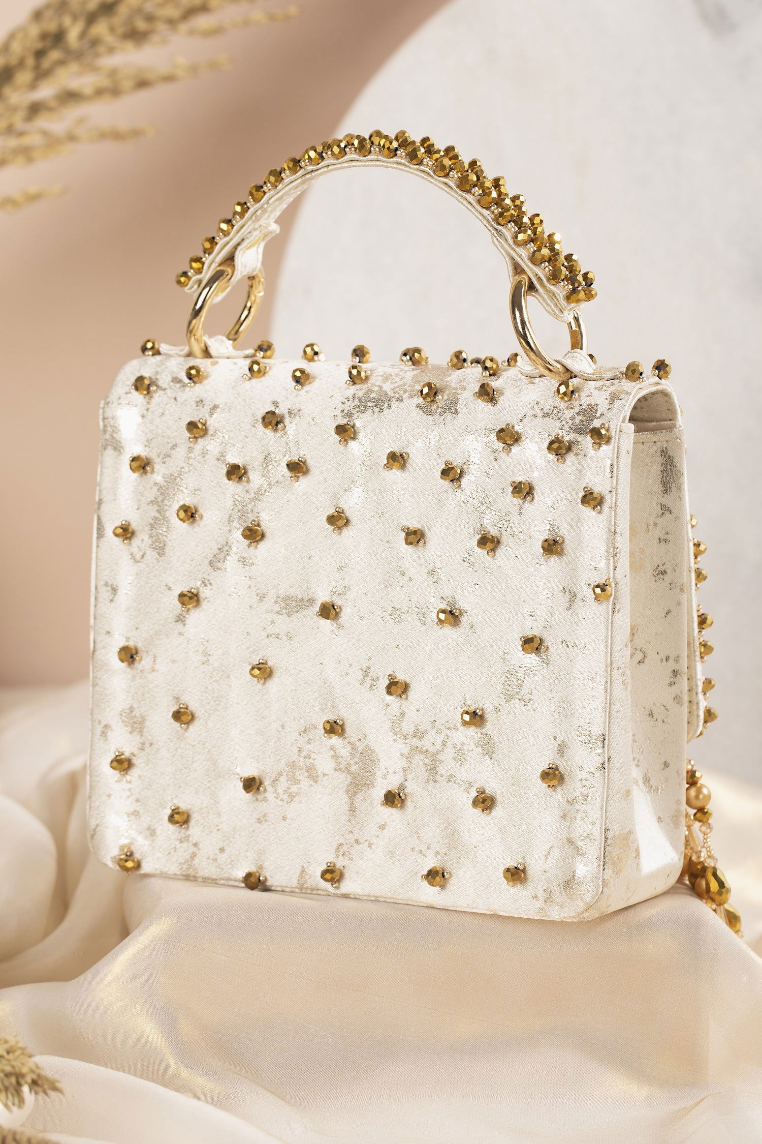 KYRA GOLD CLUTCH - Www.Shopthatapp.com