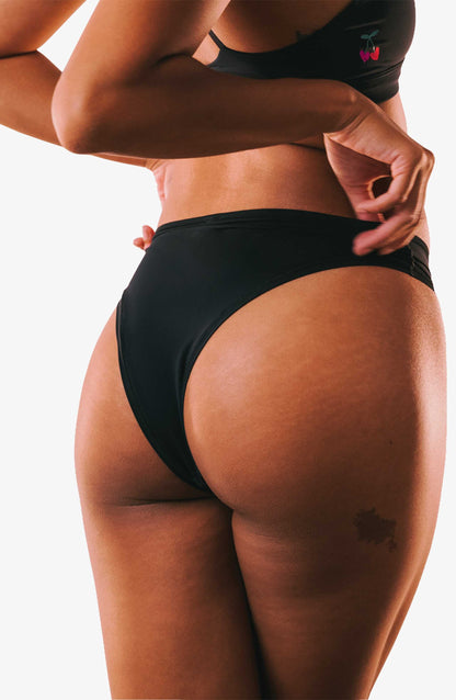 Leakproof Very Cheeky Brief Liner - www.Shopthatapp.com #