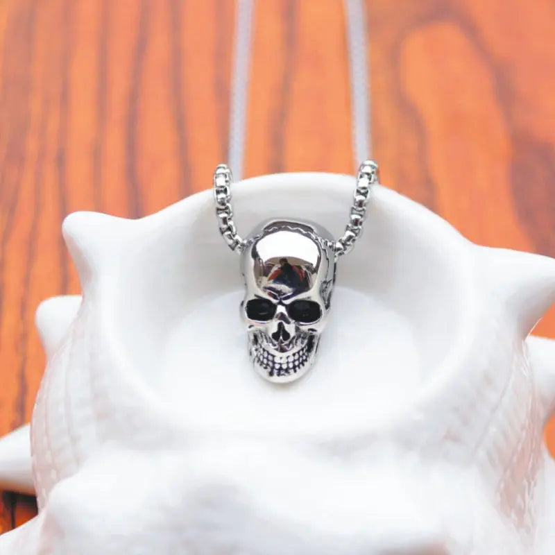 Male titanium steel skull necklace - www.Shopthatapp.com