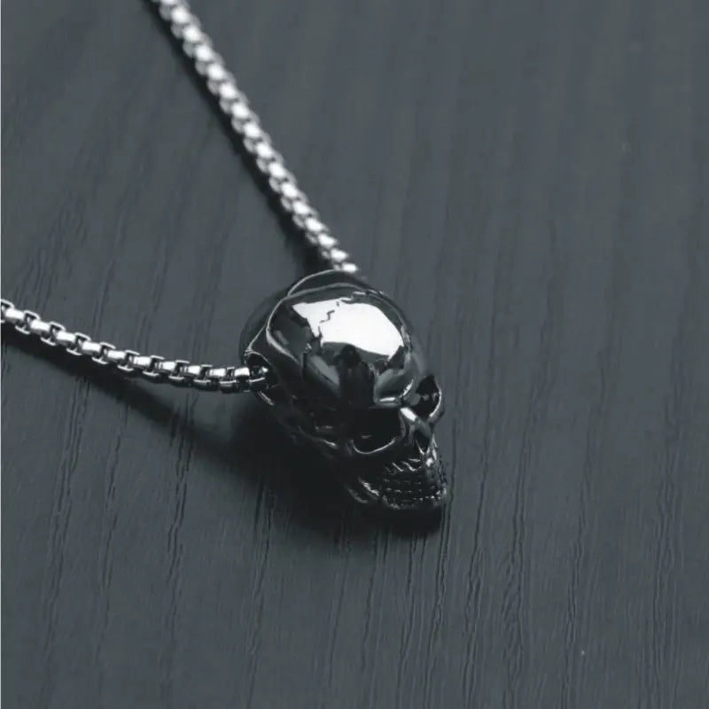 Male titanium steel skull necklace - www.Shopthatapp.com