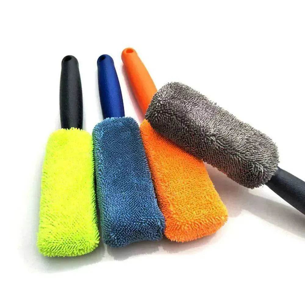 Microfiber High Quality Long Handle Tire Brush - www.Shopthatapp.com