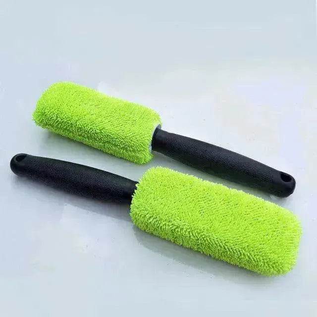 Microfiber High Quality Long Handle Tire Brush - www.Shopthatapp.com