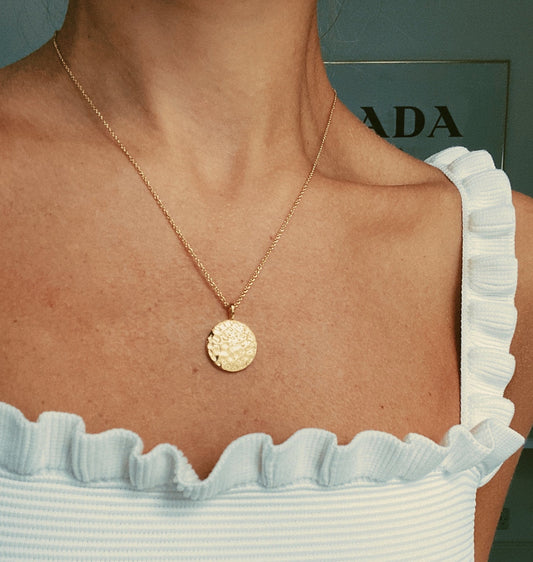 Molten Disc Necklace - www.Shopthatapp.com