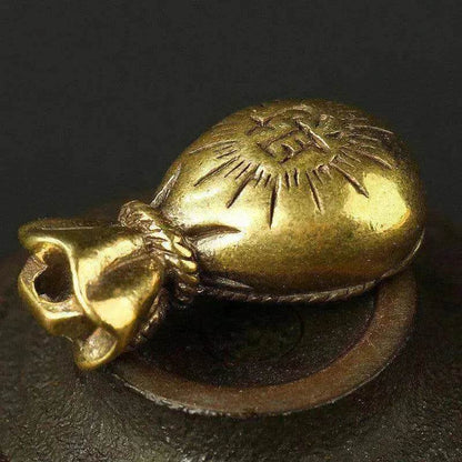 Money bag keychain - www.Shopthatapp.com