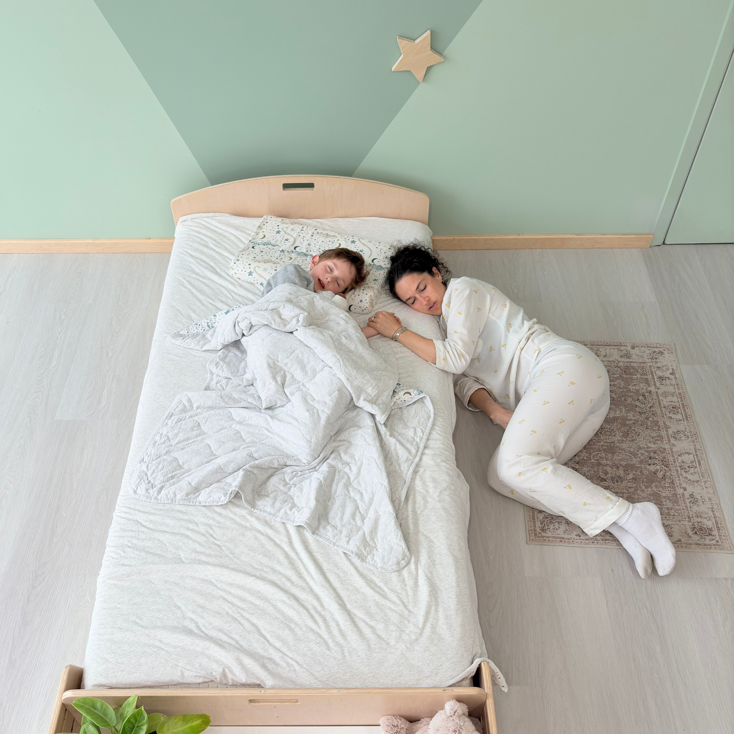 CHERRY TWIN - Montessori Floor Bed with Shelves - www.Shopthatapp.com