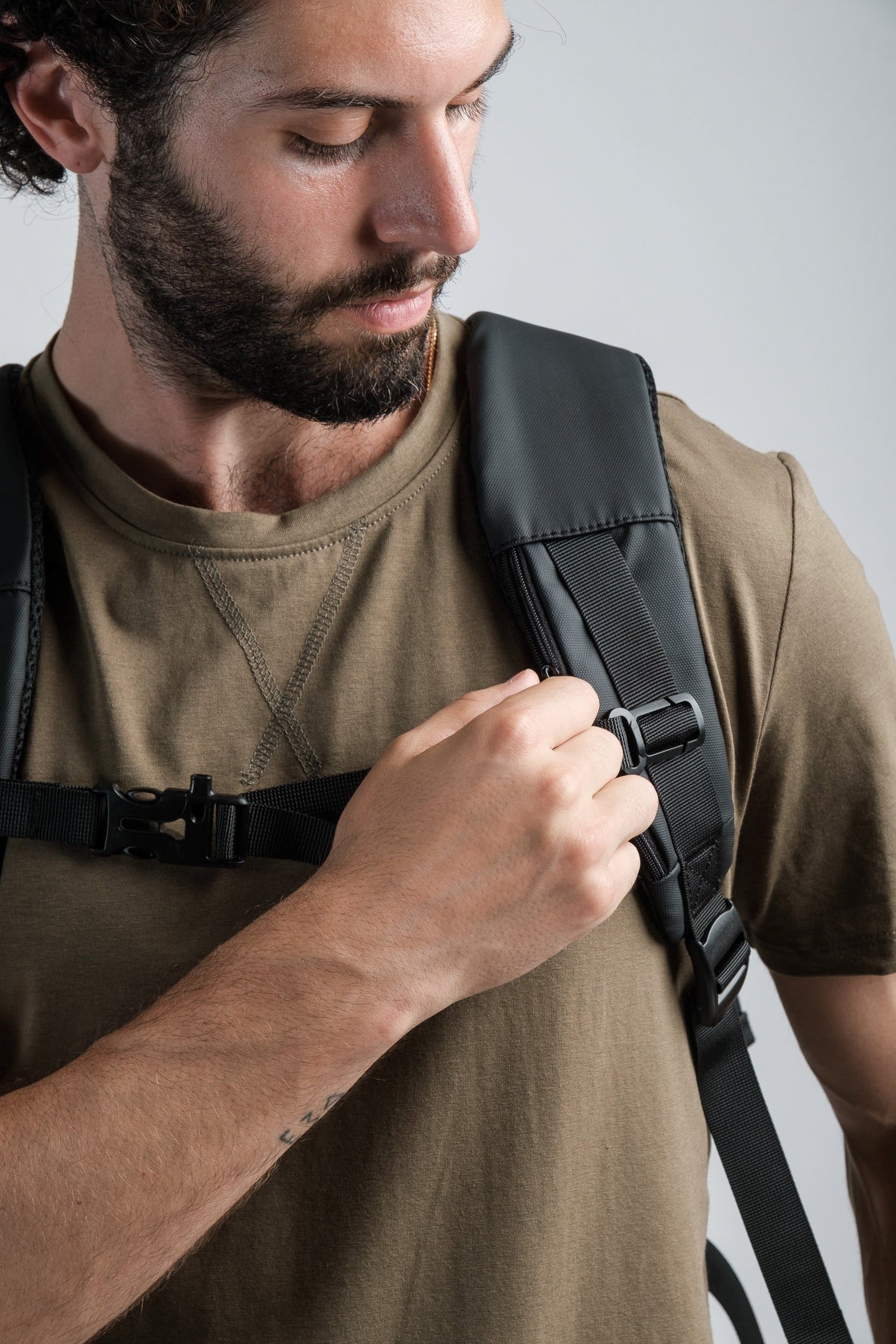 "Voyager" Expandable Backpack 26L / 38L with Built-in Rain Coat - www.Shopthatapp.com