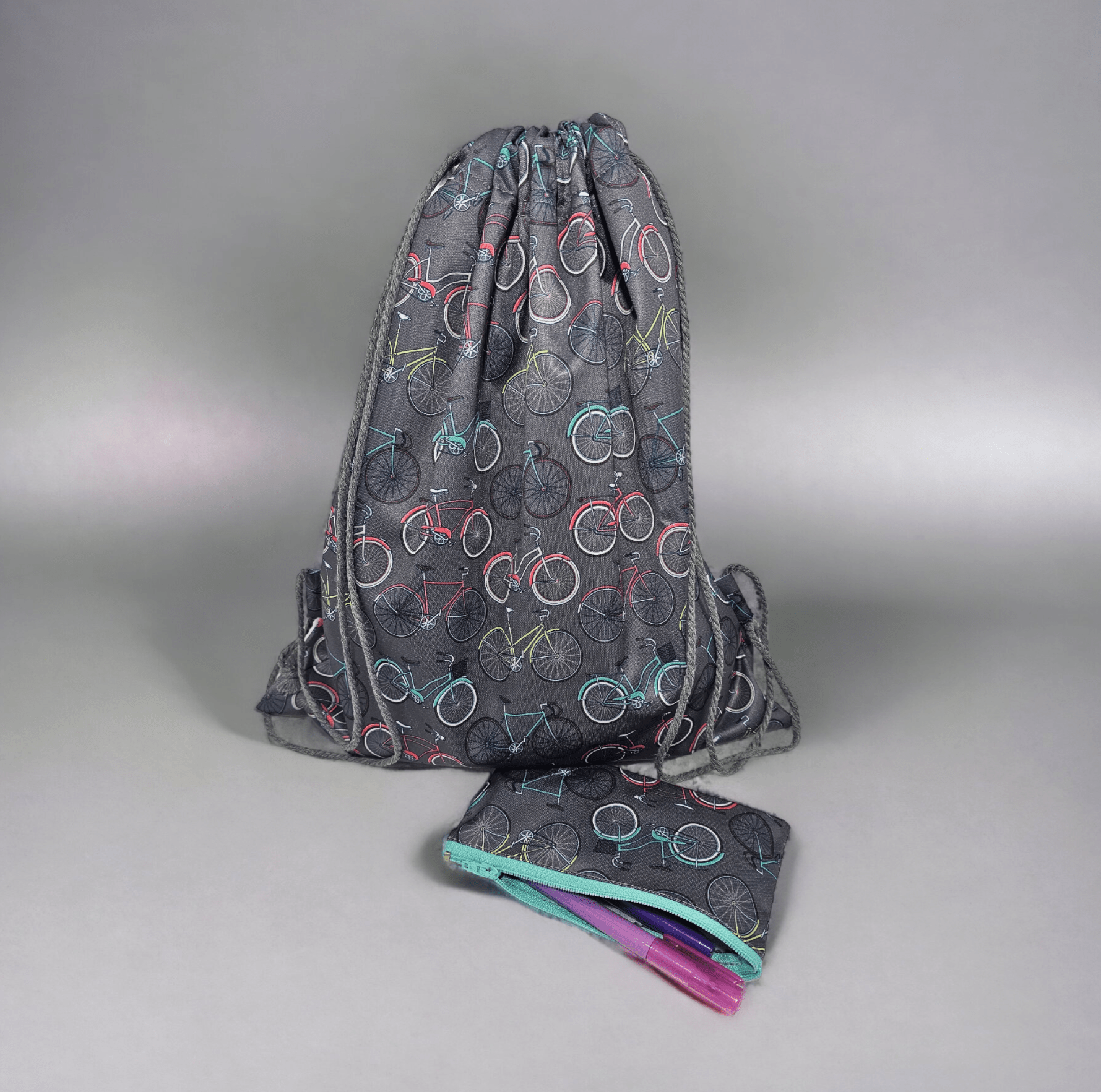 Ens. Sac pour vêtements/chaussures de sport et étui tout-usage - www.Shopthatapp.com