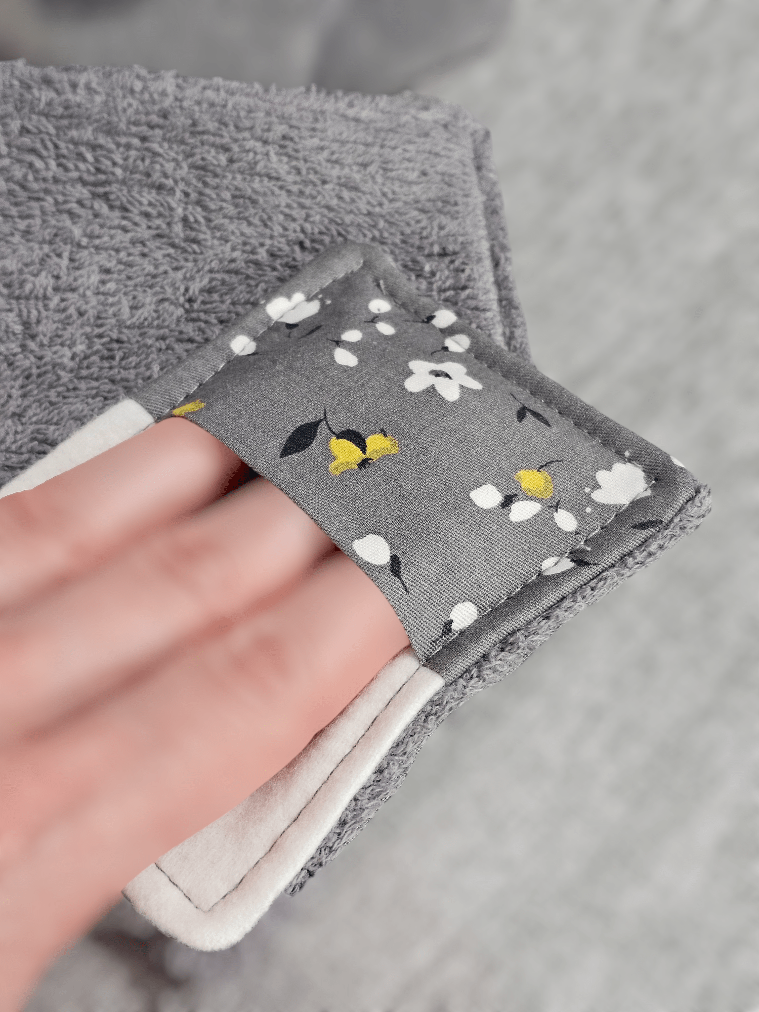 Lingettes et panier de rangement réversible. - www.Shopthatapp.com