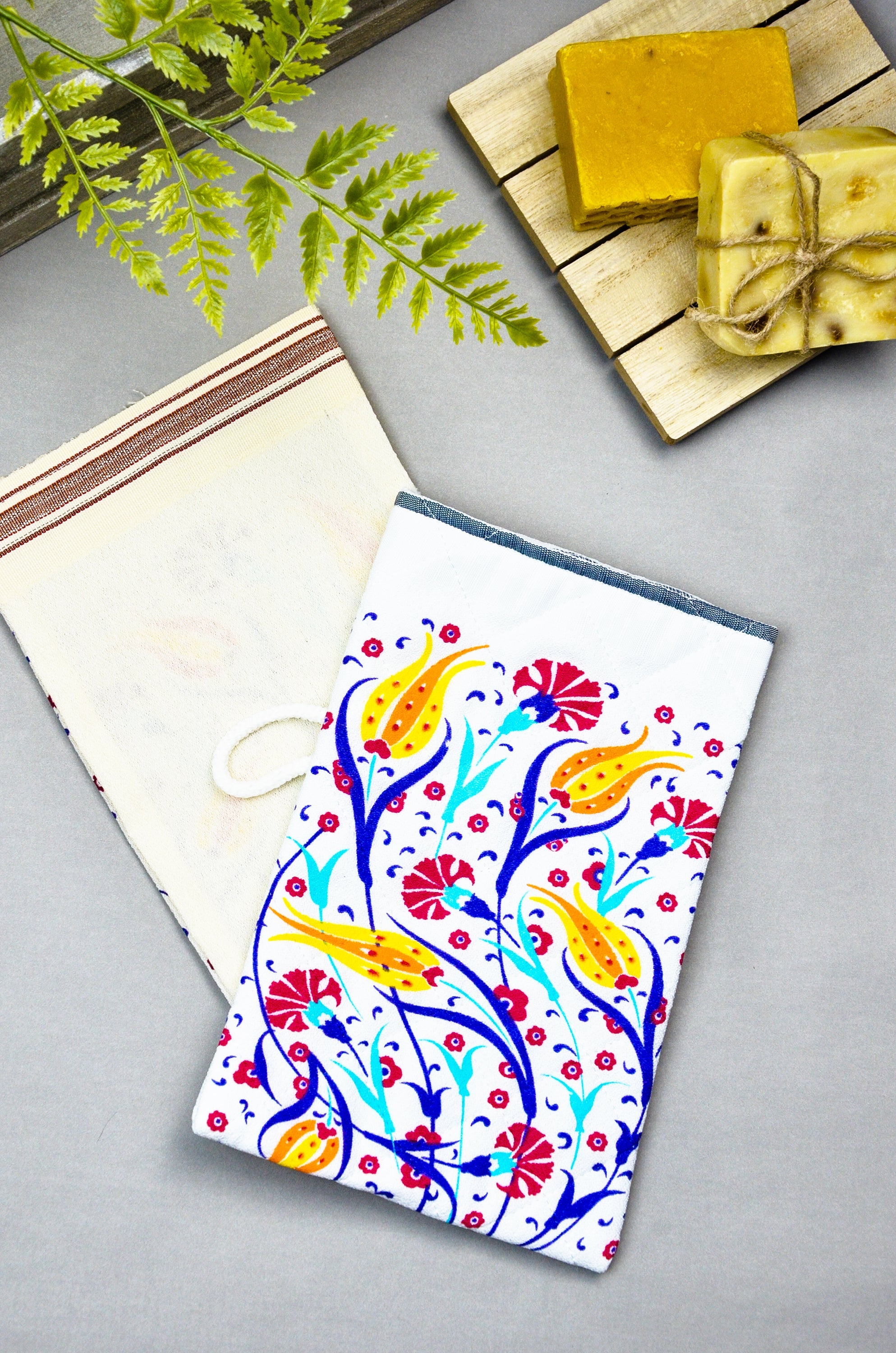 Exfoliating Glove - www.Shopthatapp.com