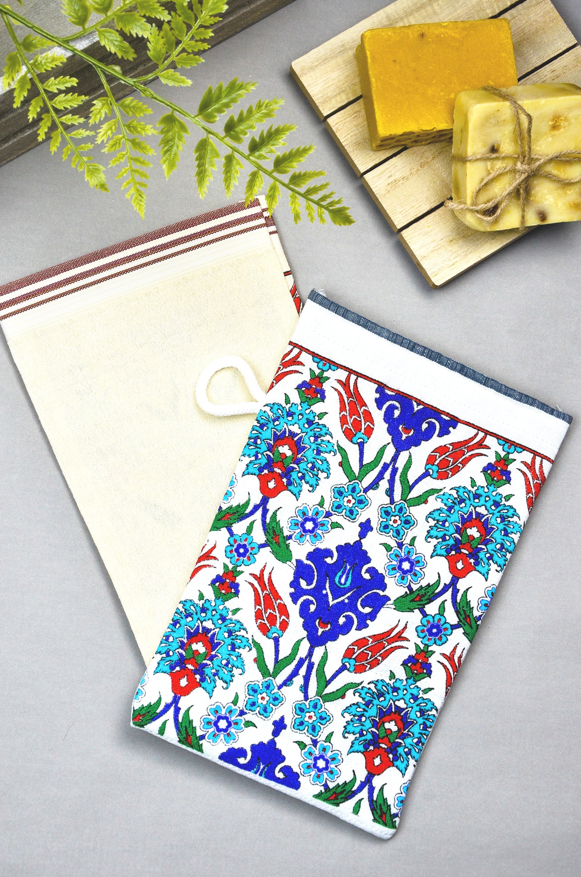 Exfoliating Glove - www.Shopthatapp.com