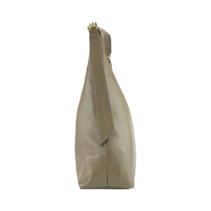 RB1017AQ | Borsa Donna a spalla Morbida in Vera Pelle Made in Italy con manico singolo e tracolla removibile. Attacchi con moschettoni in metallo Oro Lucido - Colore Taupe - Dimensioni: cm 36 x 40 x 13 - www.Shopthatapp.com