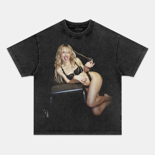 Sabrina Carpenter: Music Icon Tee V22 - www.Shopthatapp.com