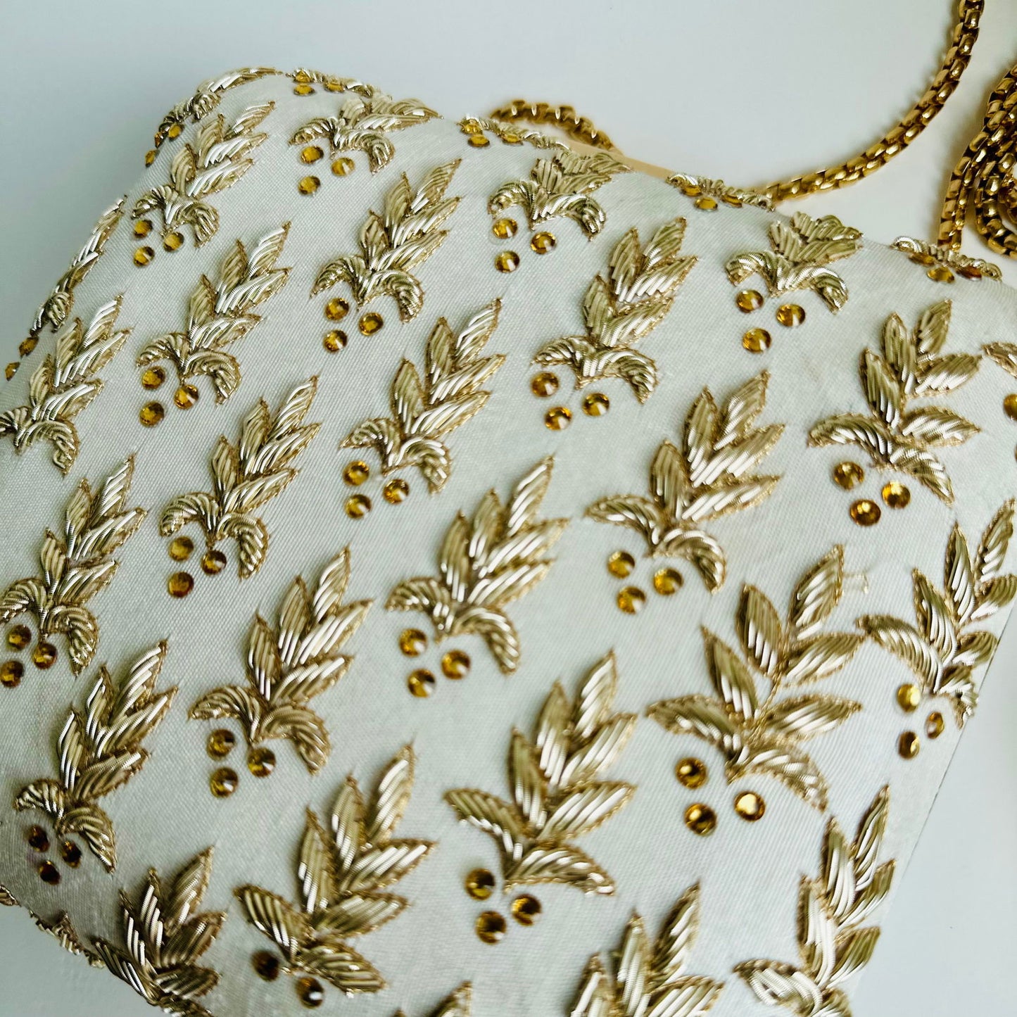 SARAL Clutch bag - Www.Shopthatapp.com