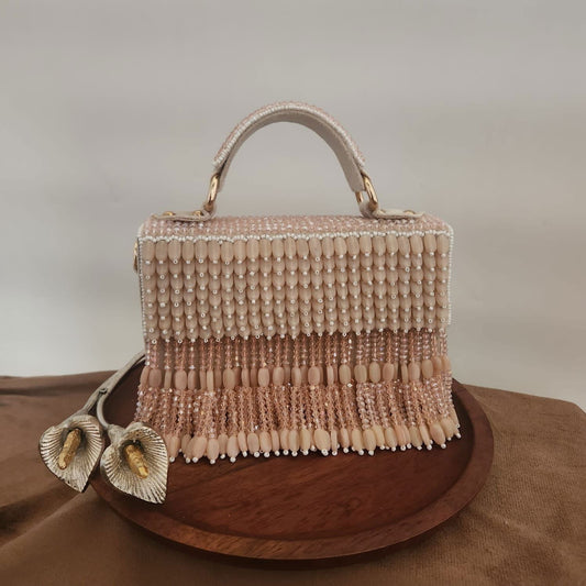 The KIND Sling Bag - Www.Shopthatapp.com