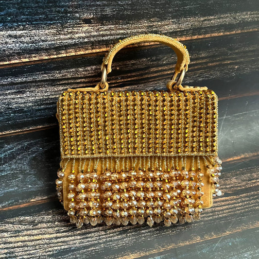 The OUTSPOKEN sling Bag - Www.Shopthatapp.com