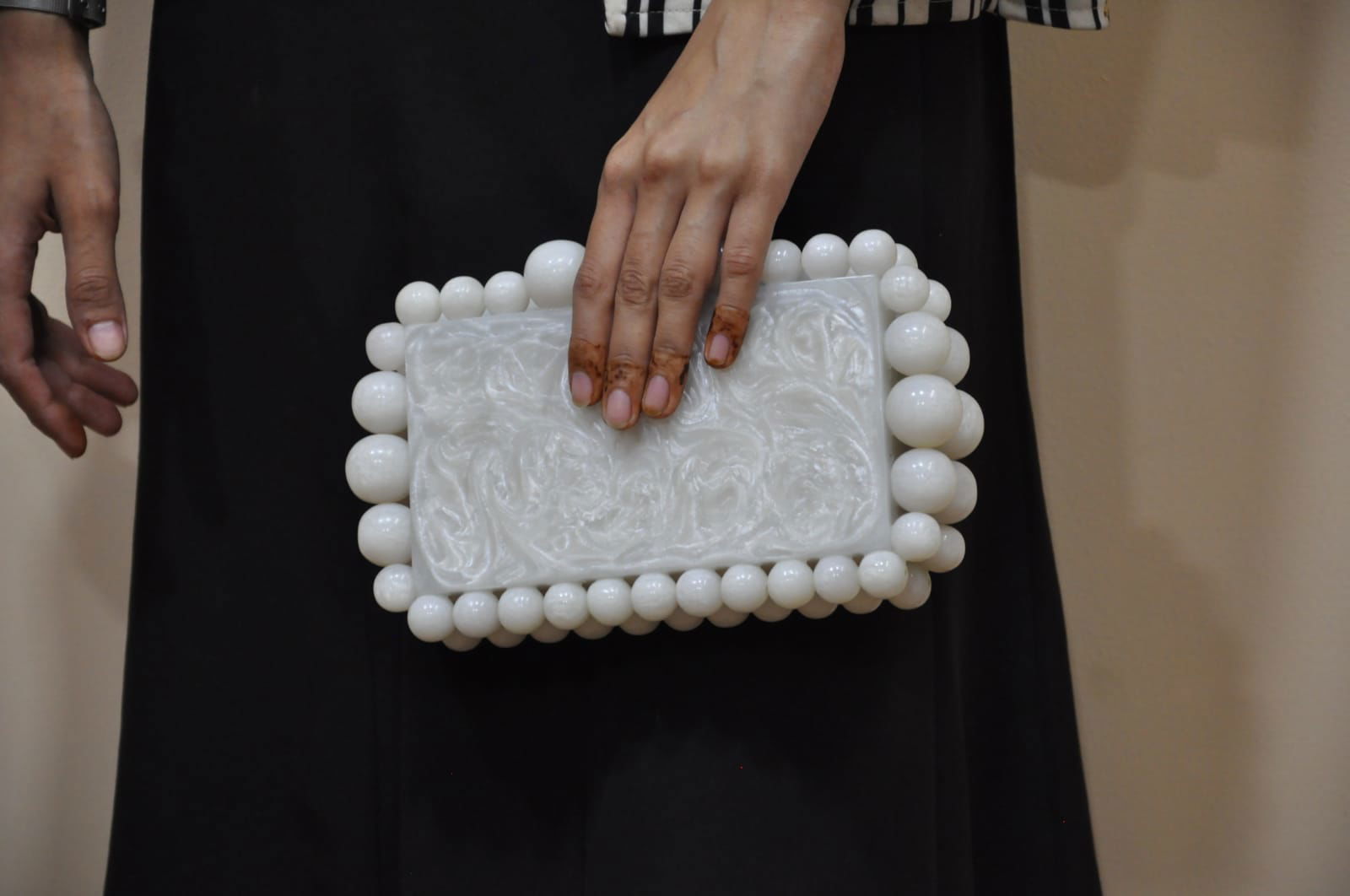 The POSH Pearly Clutch - Www.Shopthatapp.com