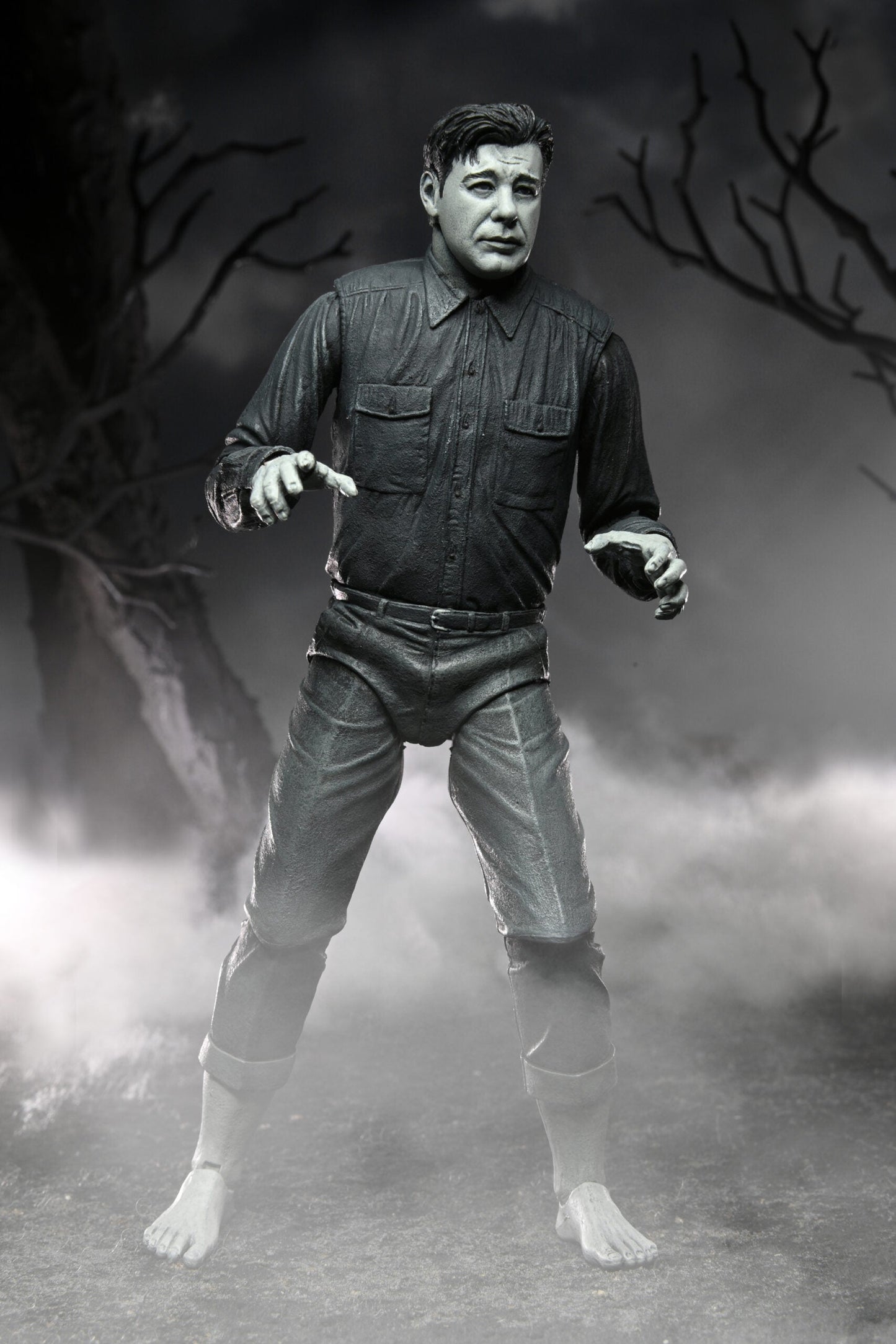 Universal Monsters - Ultimate Wolf Man - Black & White - www.Shopthatapp.com