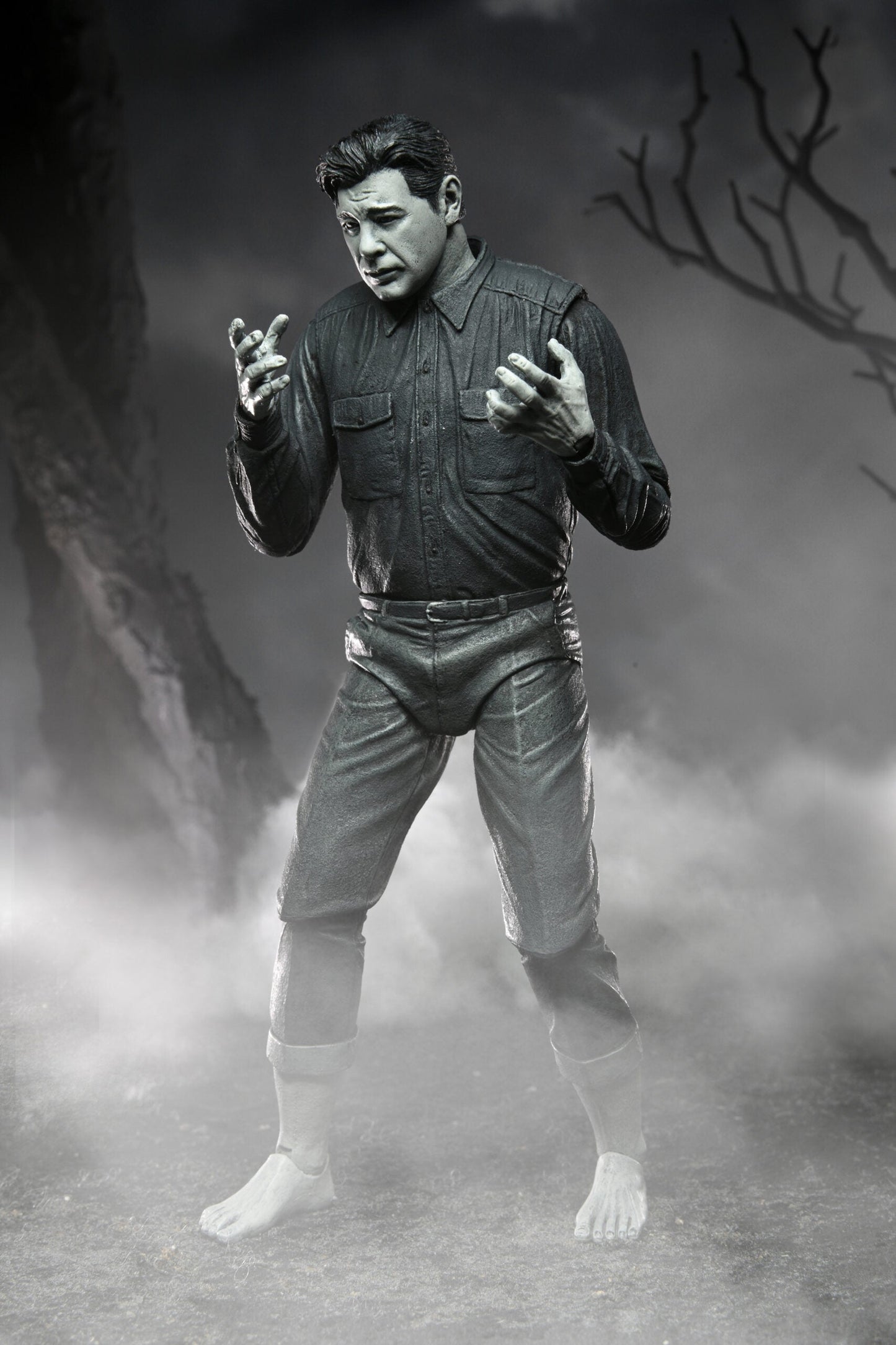 Universal Monsters - Ultimate Wolf Man - Black & White - www.Shopthatapp.com