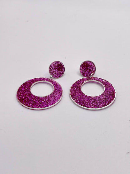 Boucles d'oreilles en résine à double cercle brillantes et scintillantes avec clou en argent sterling