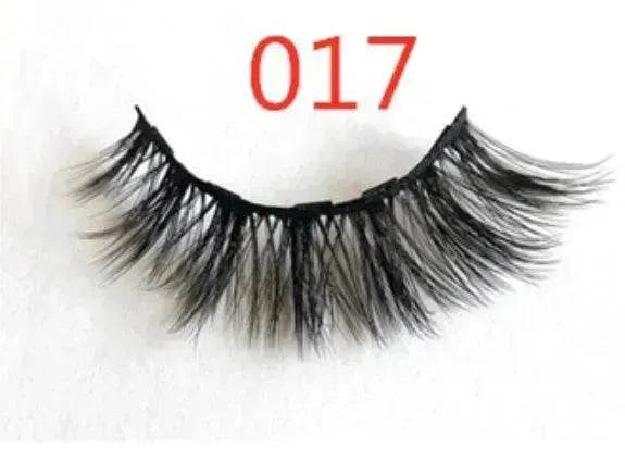 A Pair Of False Eyelashes With Magnets In Fashion - www.Shopthatapp.com