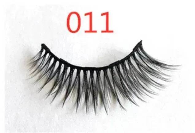 A Pair Of False Eyelashes With Magnets In Fashion - www.Shopthatapp.com