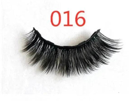 A Pair Of False Eyelashes With Magnets In Fashion - www.Shopthatapp.com