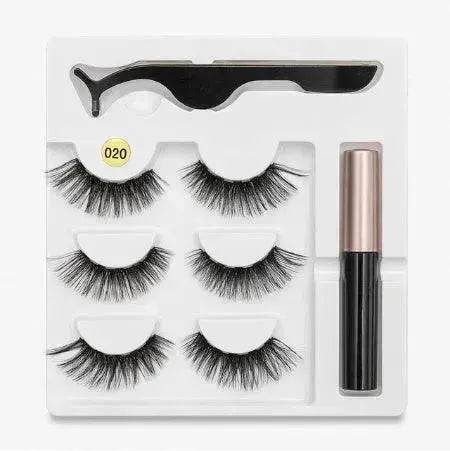A Pair Of False Eyelashes With Magnets In Fashion - www.Shopthatapp.com