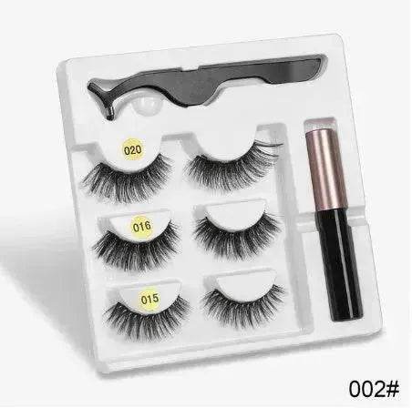 A Pair Of False Eyelashes With Magnets In Fashion - www.Shopthatapp.com