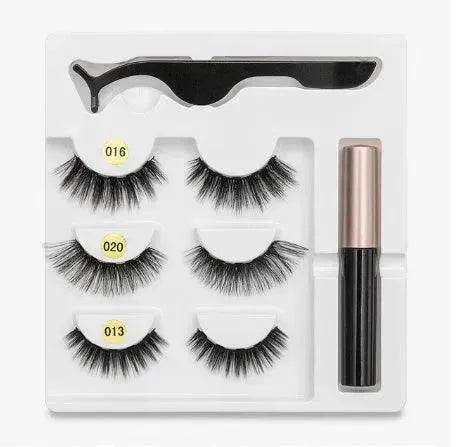 A Pair Of False Eyelashes With Magnets In Fashion - www.Shopthatapp.com