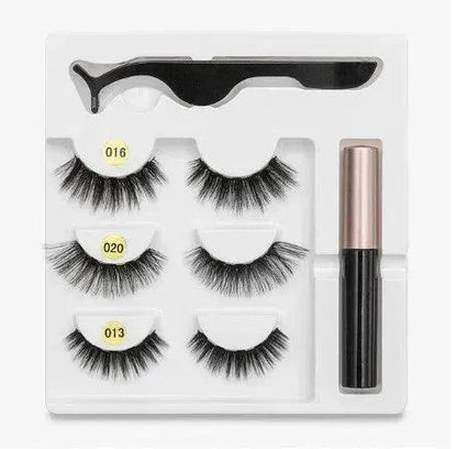 A Pair Of False Eyelashes With Magnets In Fashion - www.Shopthatapp.com
