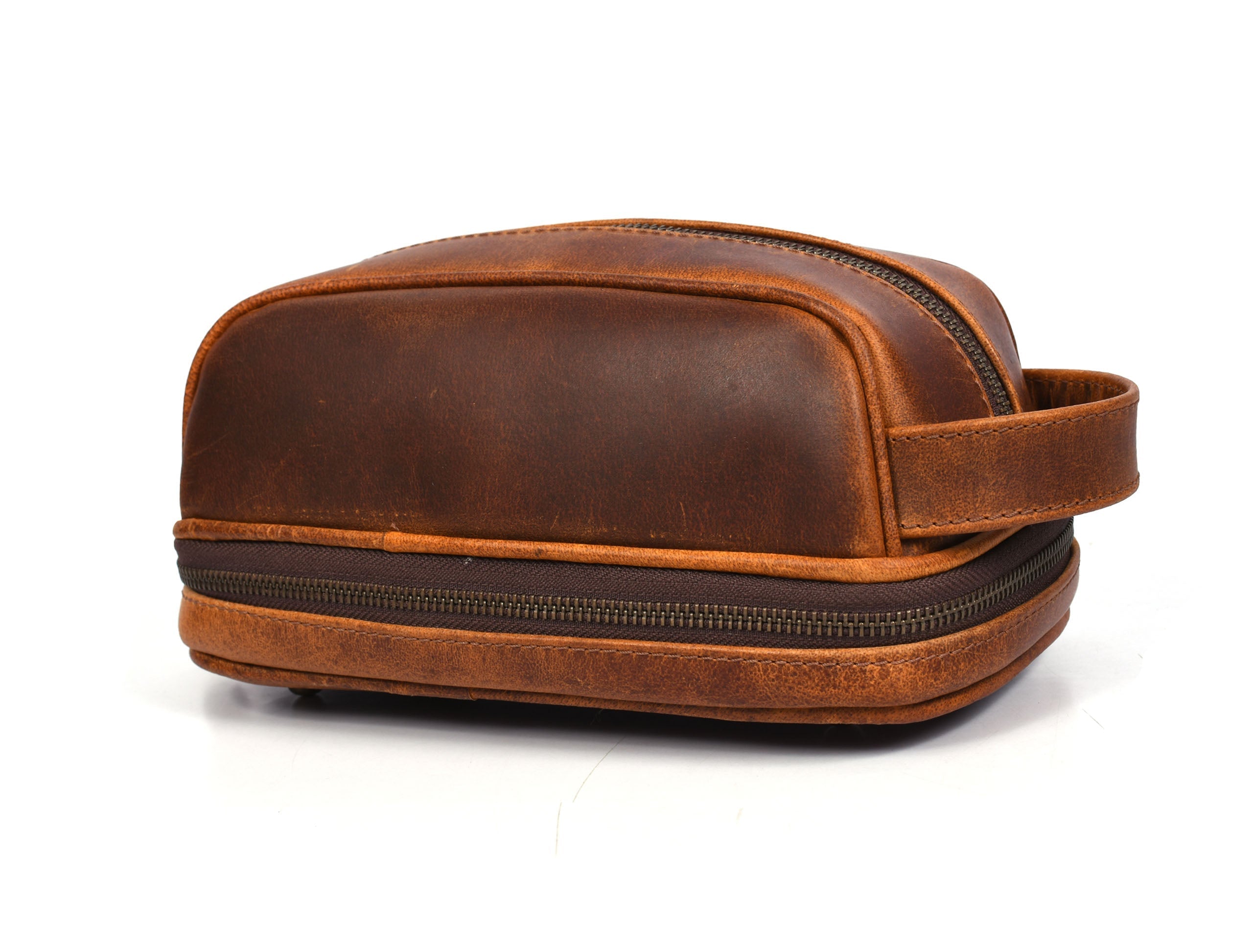 Akron Leather Toiletry Bag - www.Shopthatapp.com