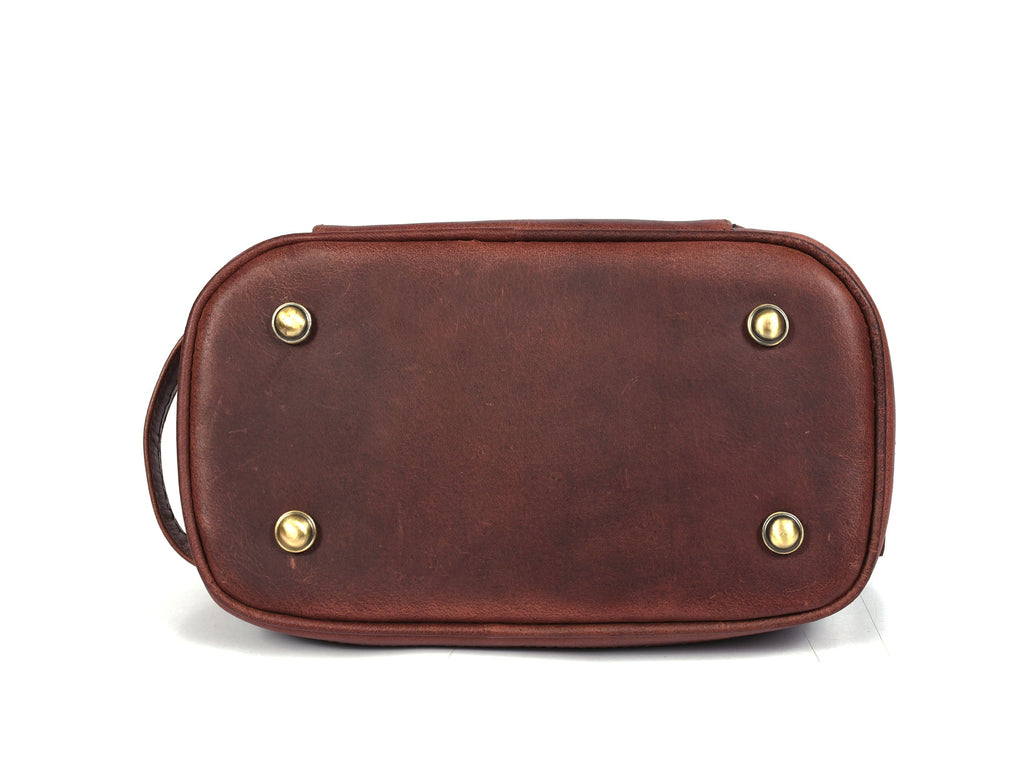 Akron Leather Toiletry Bag - www.Shopthatapp.com