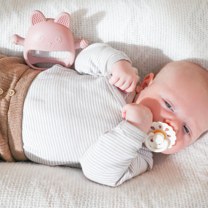 Cat Teether - www.Shopthatapp.com