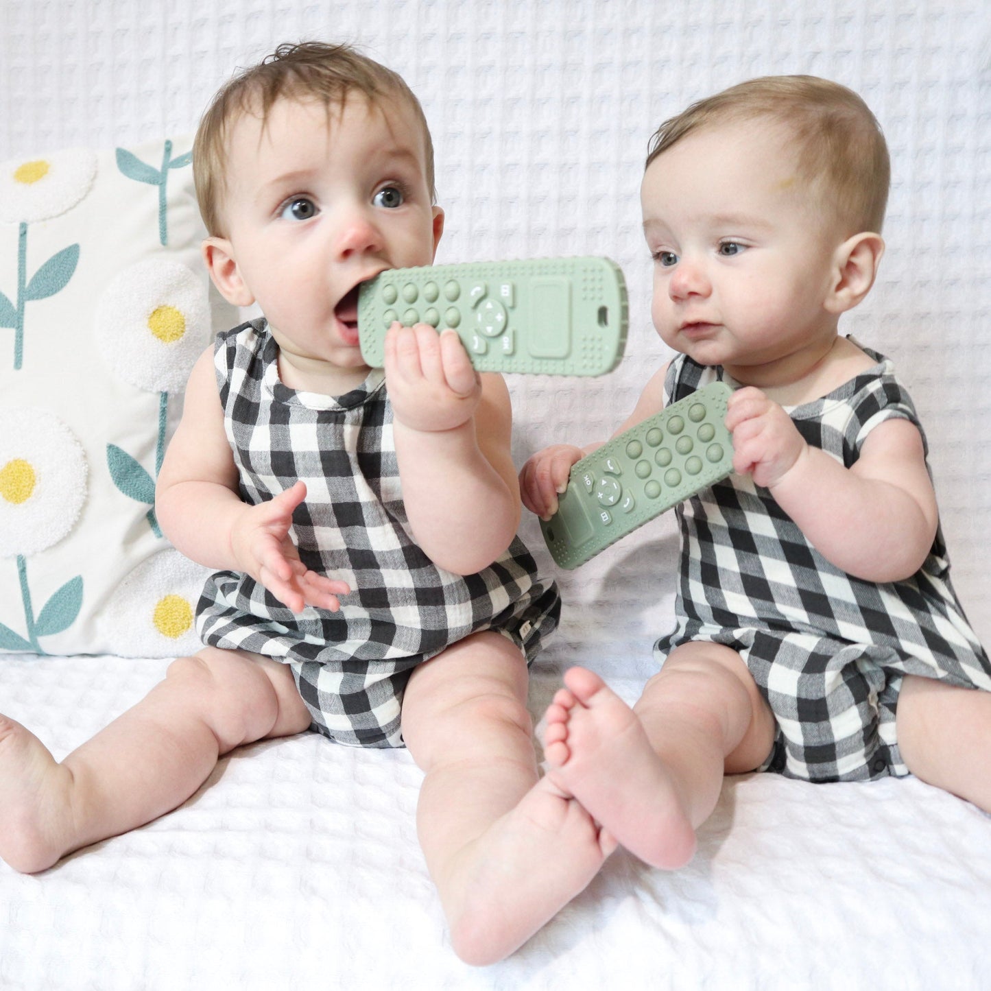 Sensory Popper Teether Phone - www.Shopthatapp.com