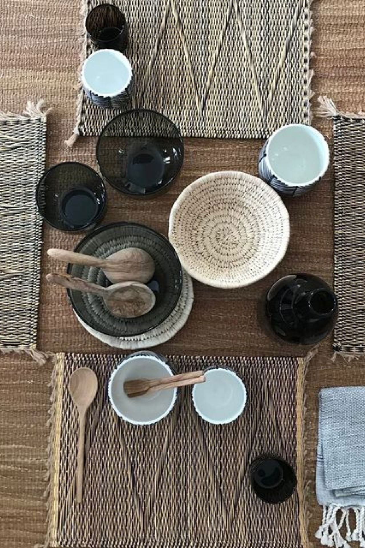Black & White Ceramic Serving Bowl Set of 3 - www.Shopthatapp.com