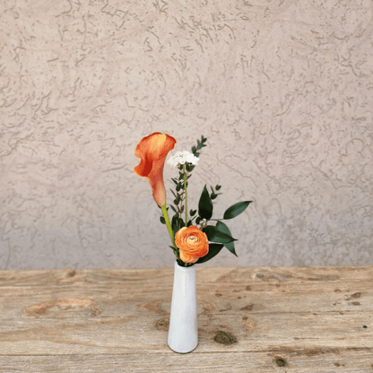 Bud vase Arrangement - www.Shopthatapp.com