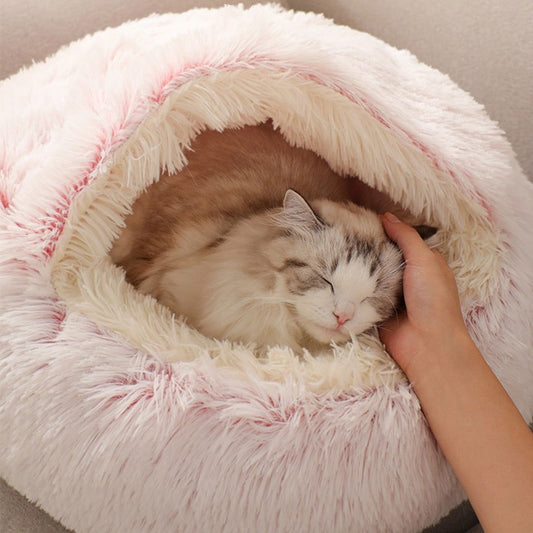 Cozy cat and dog sleeping bag made of soft plush material for comfortable pet napping