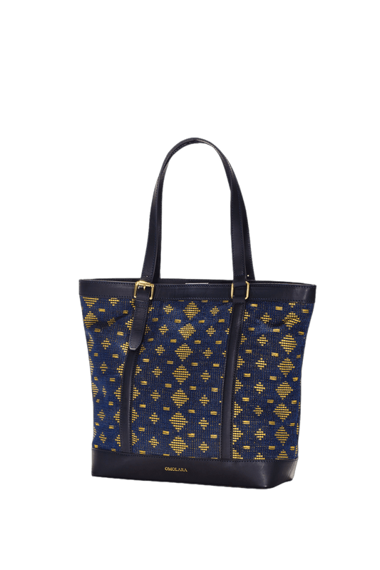 Chelsie Tote - www.Shopthatapp.com
