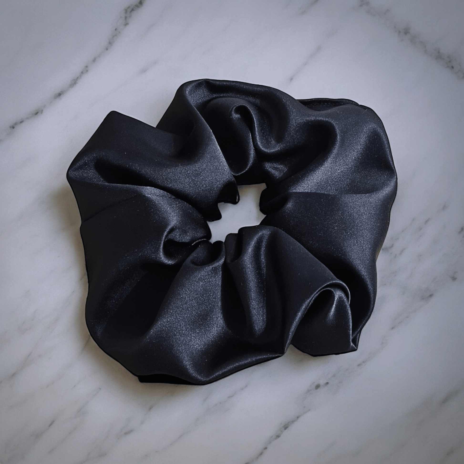 Chouchous (XL) en satin - couleurs unies - www.Shopthatapp.com