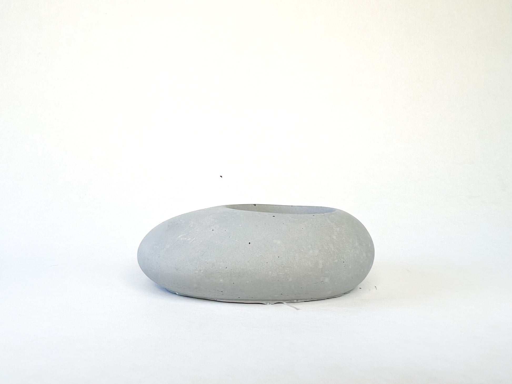 Concrete Pebble Planter - www.Shopthatapp.com