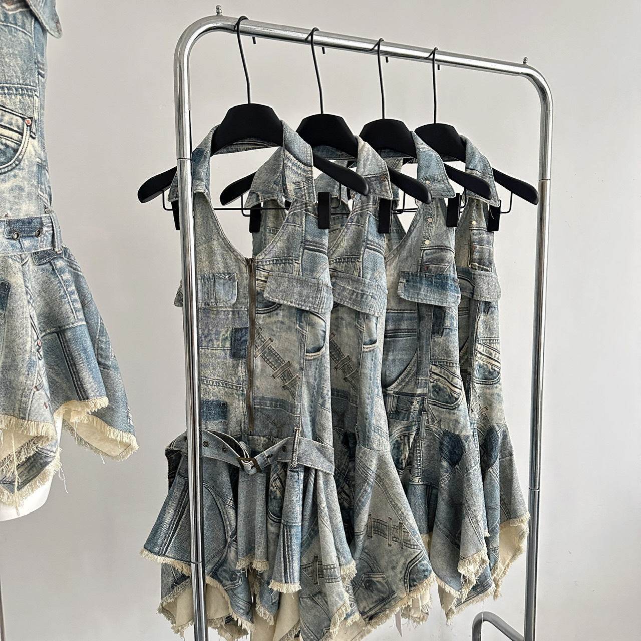 Waist-tight Halter Denim Dress Women's Distressed Retro Slimming Skirt - www.Shopthatapp.com